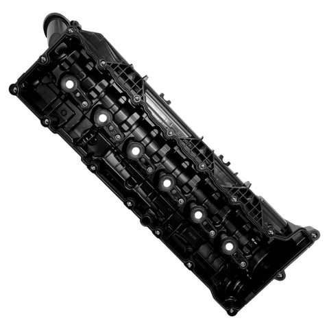 BMW X7 G07 M50dX engine valve cover close up